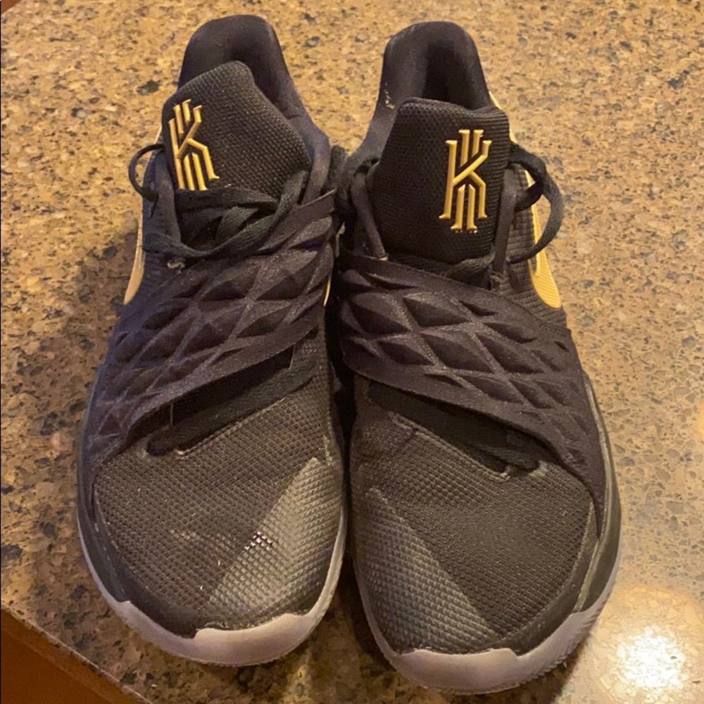 Kyrie basketball shoes